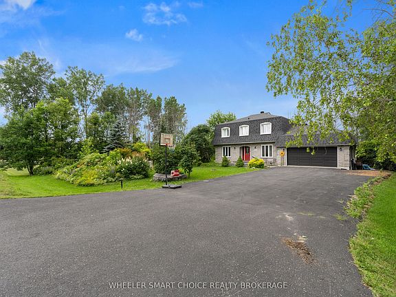 2nd image of 7 Loyalist Cres
