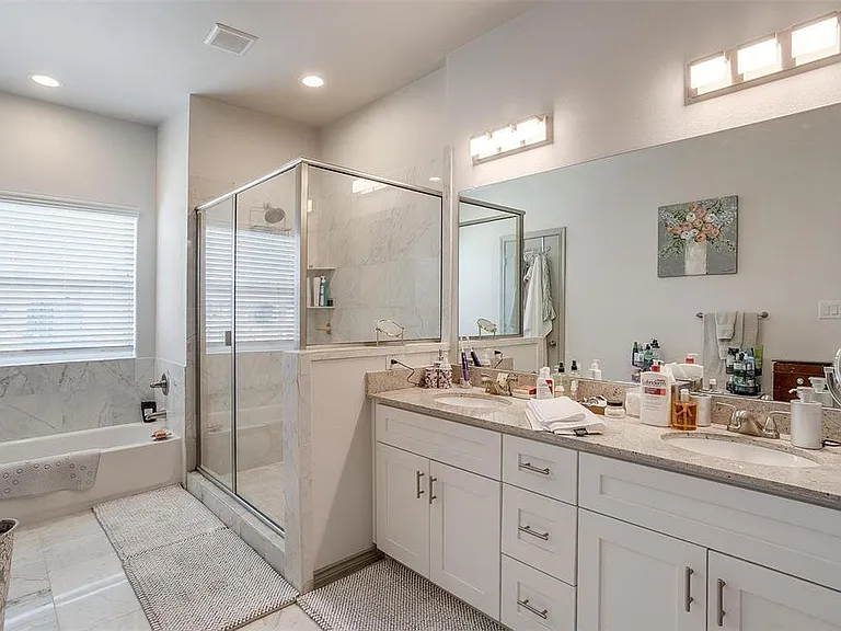 1313 Summerset Ln — Photo 4