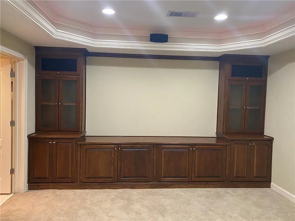5 bed, 5.5 bath, 2626 sqft, $3,500 — Photo 4