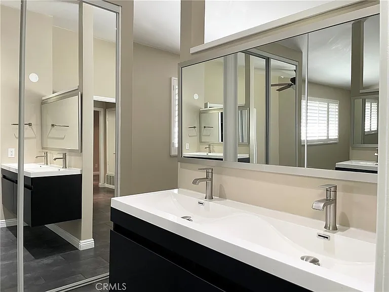 7566 E Woodsboro Ave — Photo 7