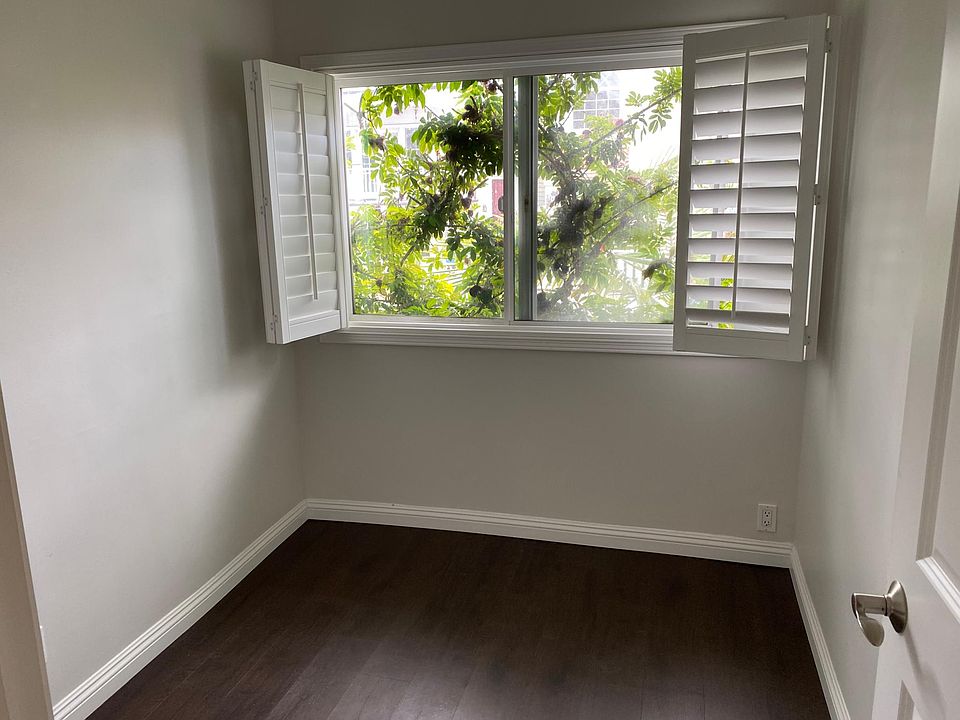 1st image of 317 28th St #D