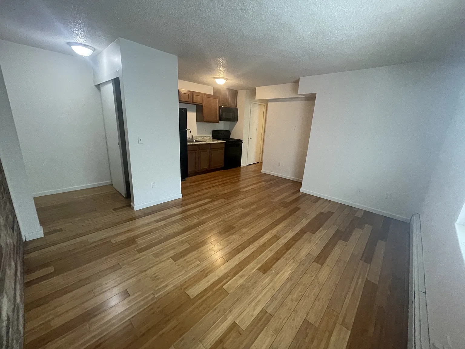 225-227 Gilman - 304 — Photo 2