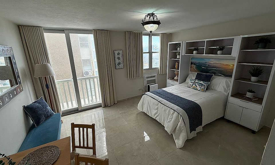 2nd image of 3511 Avenida Isla Verde #405