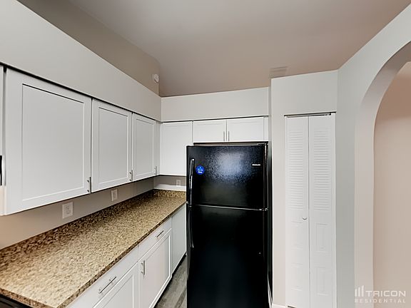 5th image of 1435 Mohrlake Dr
