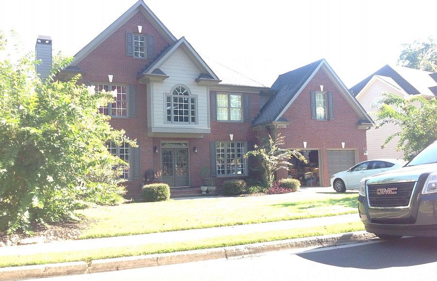 1st image of 570 River Valley Dr
