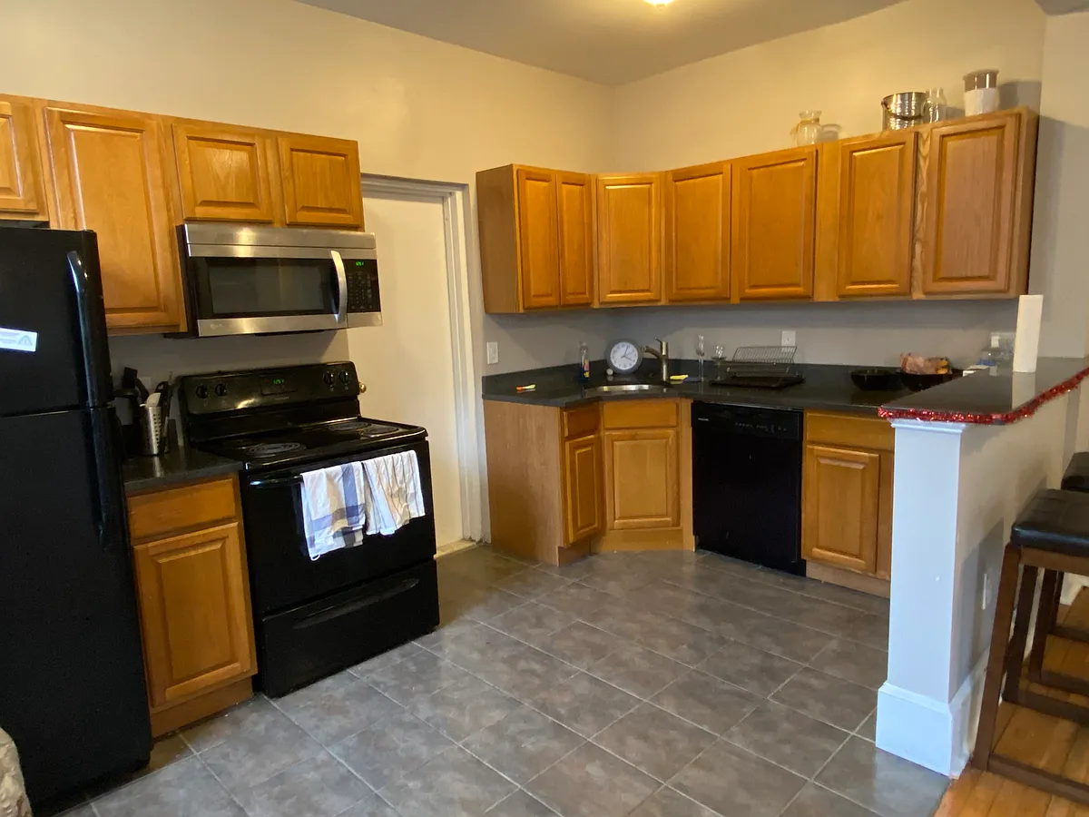 Building Photo - 1068 Commonwealth Ave #44
