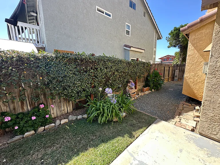 23689 Parkland Ave — Photo 23
