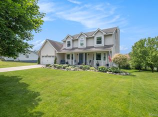 452 Cloverview Ln, Howell, MI 48843