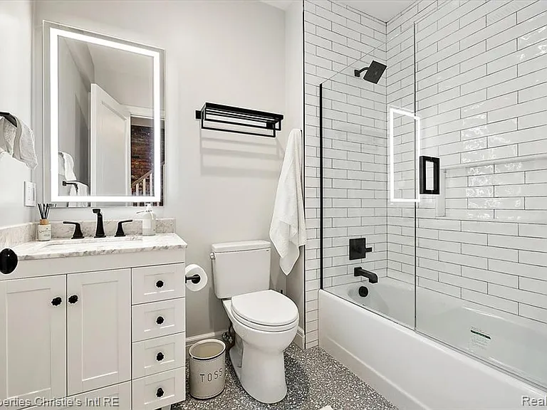 3412 John R St #A — Photo 27