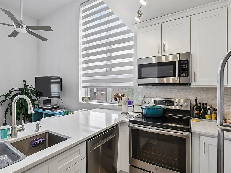 450 7th St #2D — Photo 9