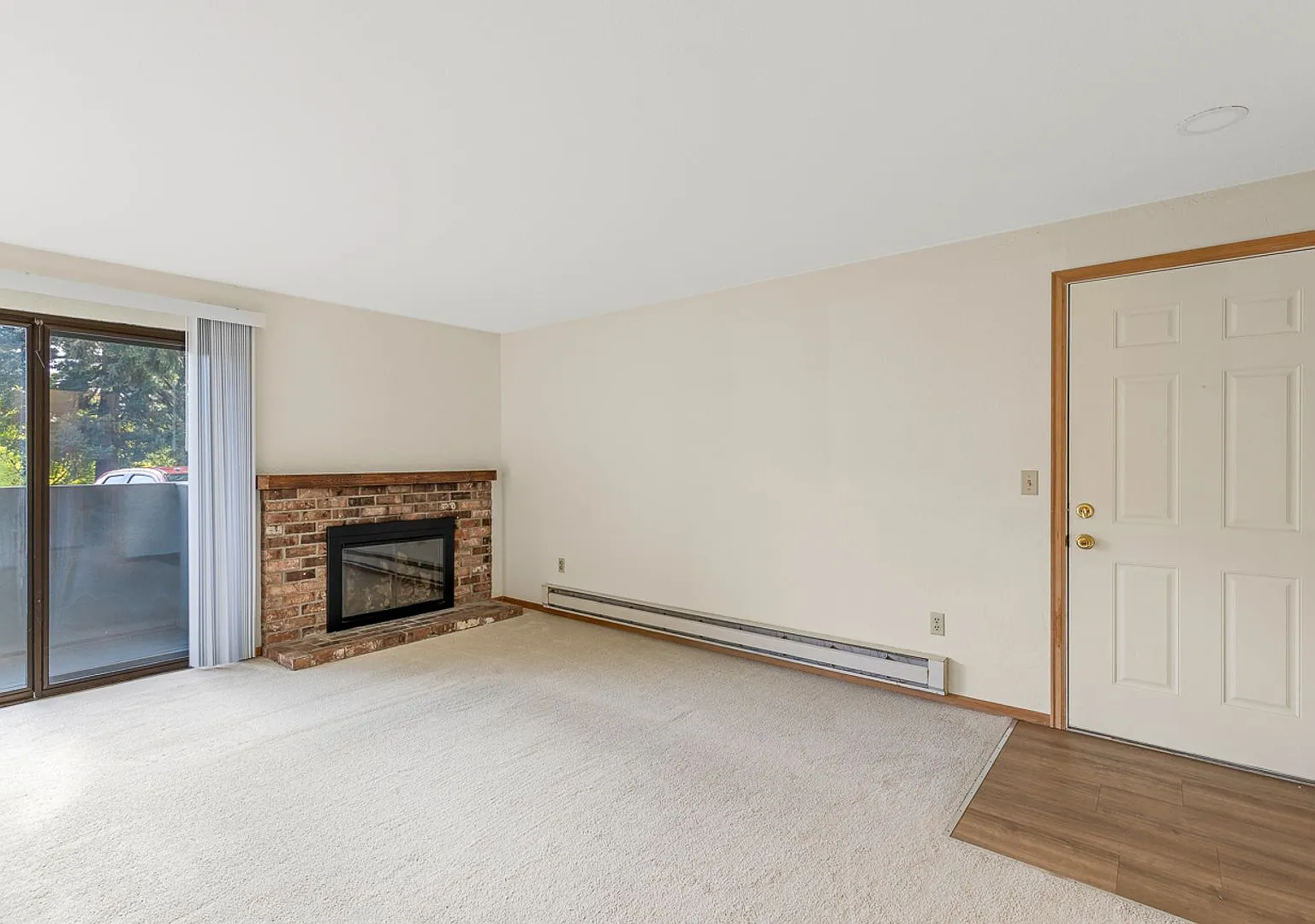 2 bedroom — Photo 4