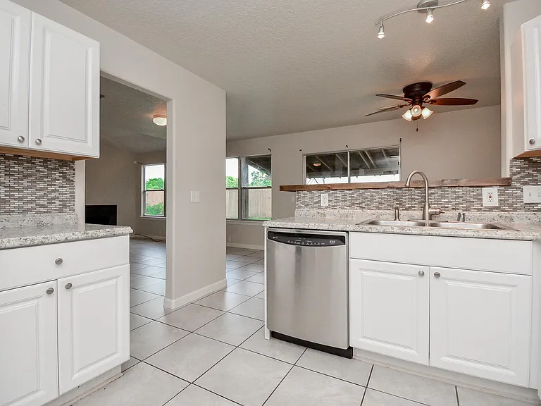 19735 Eagle Canyon Way — Photo 5