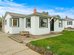 708 W Pear Ave, Selah, WA 98942