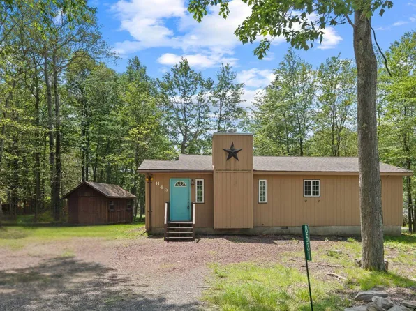 8531 Hillcrest Dr, Tobyhanna, PA 18466
