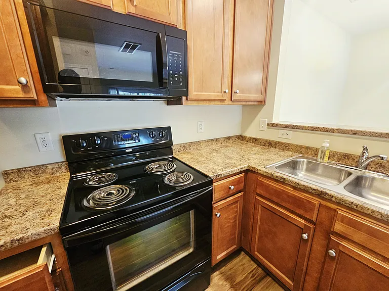 8501 Burnham Ln #6 — Photo 6