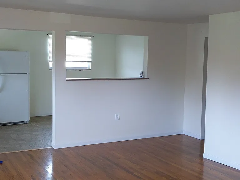 1014 Elm St — Photo 10