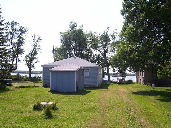 3rd image of 36659 Meadowbrook Rd E