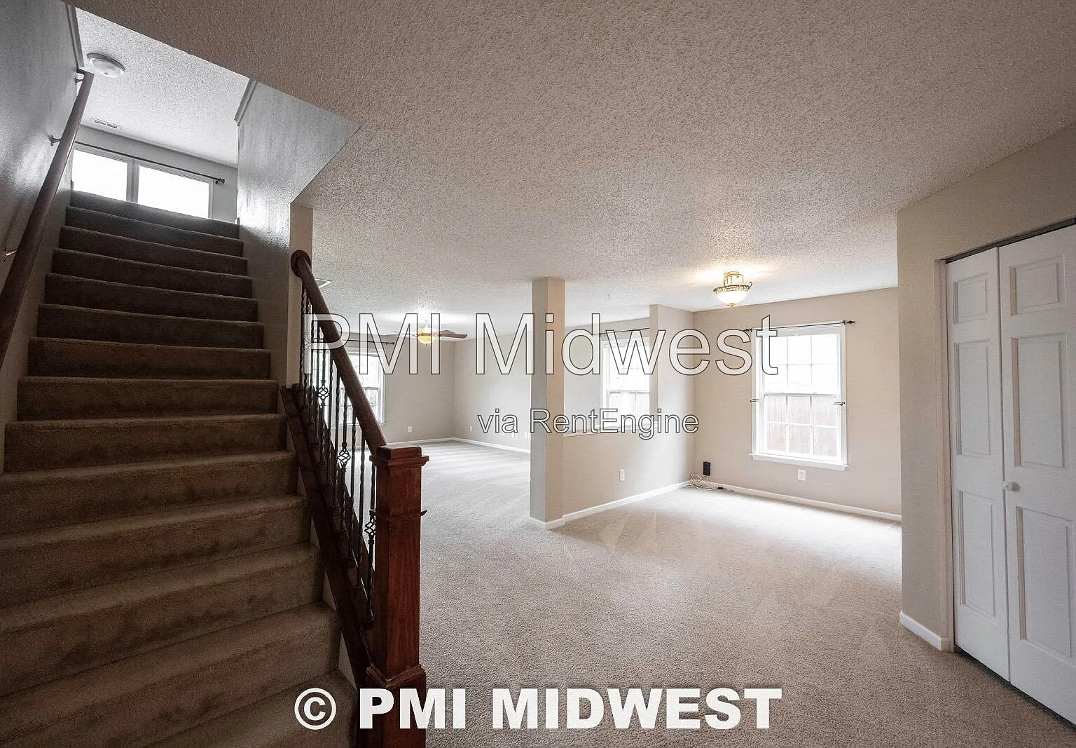 4 bed, 2.5 bath, 3214 sqft, $2,150 — Photo 3