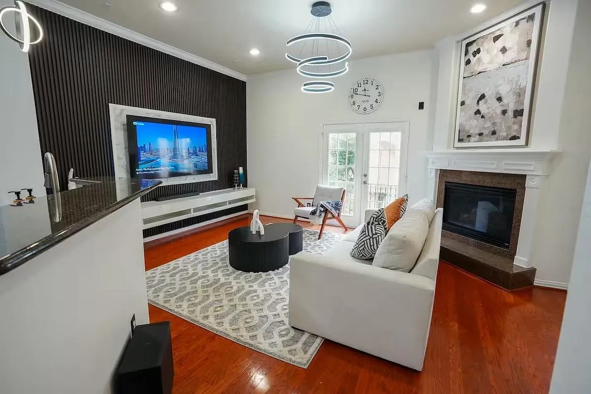 4 bed, 3.5 bath, 2935 sqft, $4,000 — Photo 4