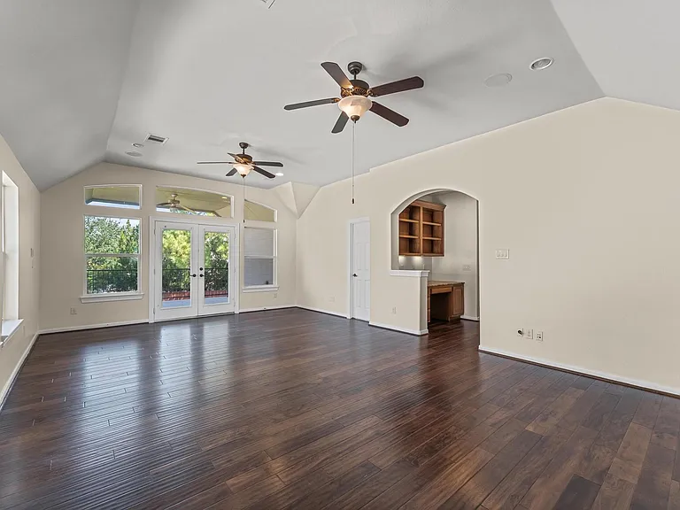 7 N Beech Springs Cir — Photo 9
