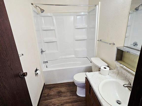 3rd image of 3010 E Rosser Ave #3