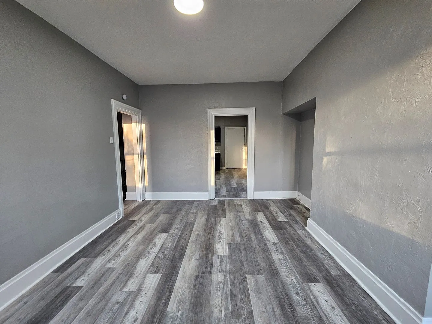 Newly updated 3 bedroom 1 bath apartment in the Northside! — Photo 3