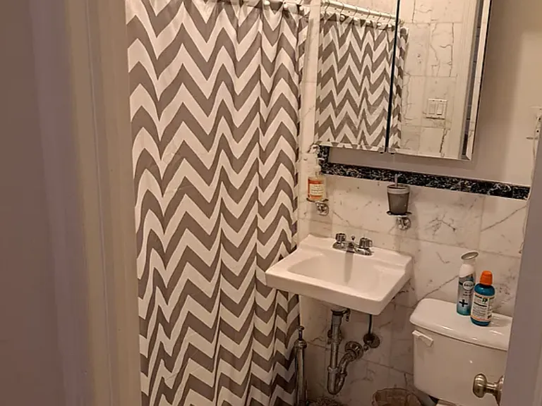 206 E 34th St #5C — Photo 6