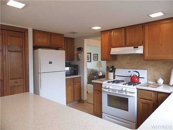 3rd image of 4588 Ironwood Dr