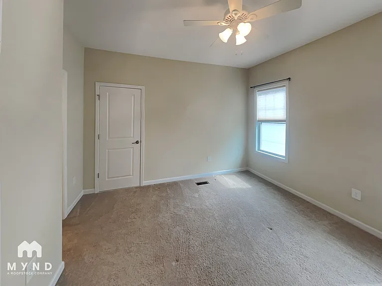 1033 Pemberly Ave — Photo 13