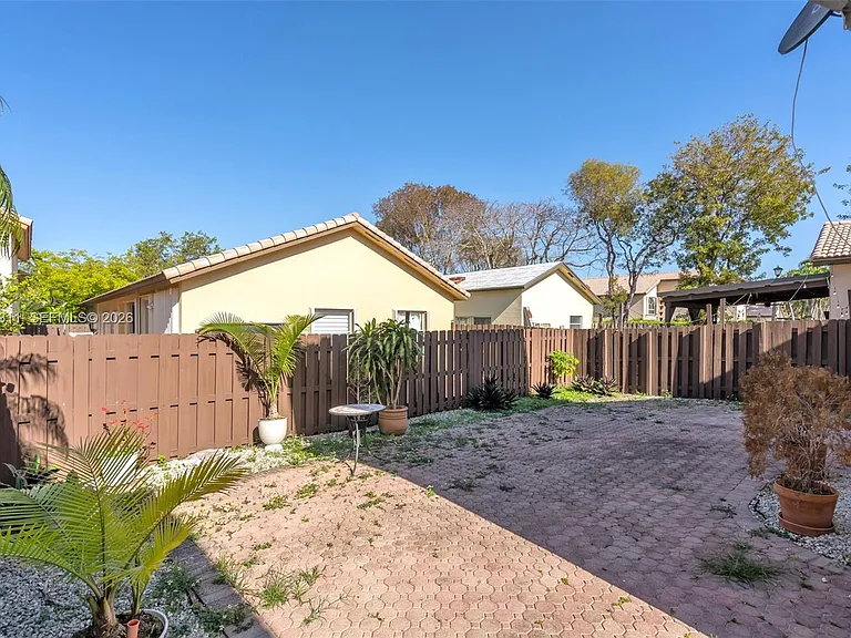 5165 NW 112th Ct — Photo 27