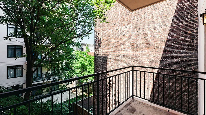 Rented by Nooklyn NYC LLC | media 8