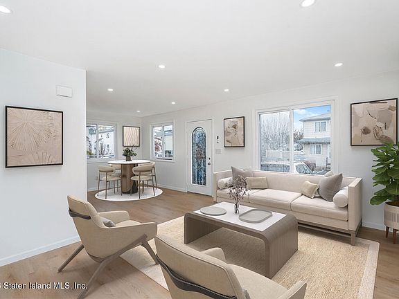 2nd image of 233 Mosel Ave