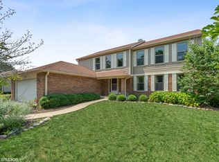 2630 N Stratford Rd, Arlington Heights, IL 60004