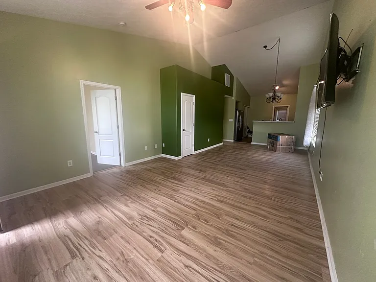 5706 Bannon Crossings Dr — Photo 4