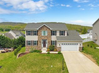 7 Dogwood Ter, Dillsburg, PA 17019