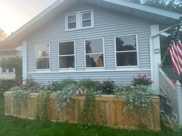 319 Franklin St, Porter, IN 46304