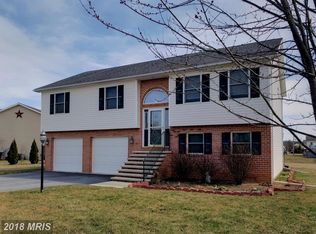 209 Grove Dr, Shippensburg, PA 17257