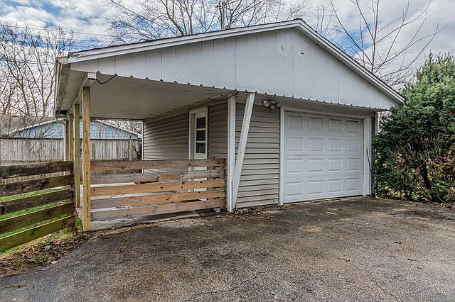 2513 Arden Dr — Photo 24
