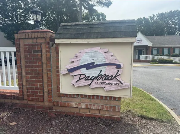 808 First Light Ct, Newport News, VA 23602