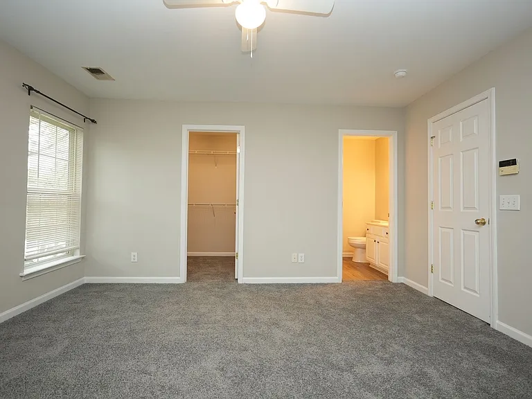 8065 Stoneham Ct — Photo 11