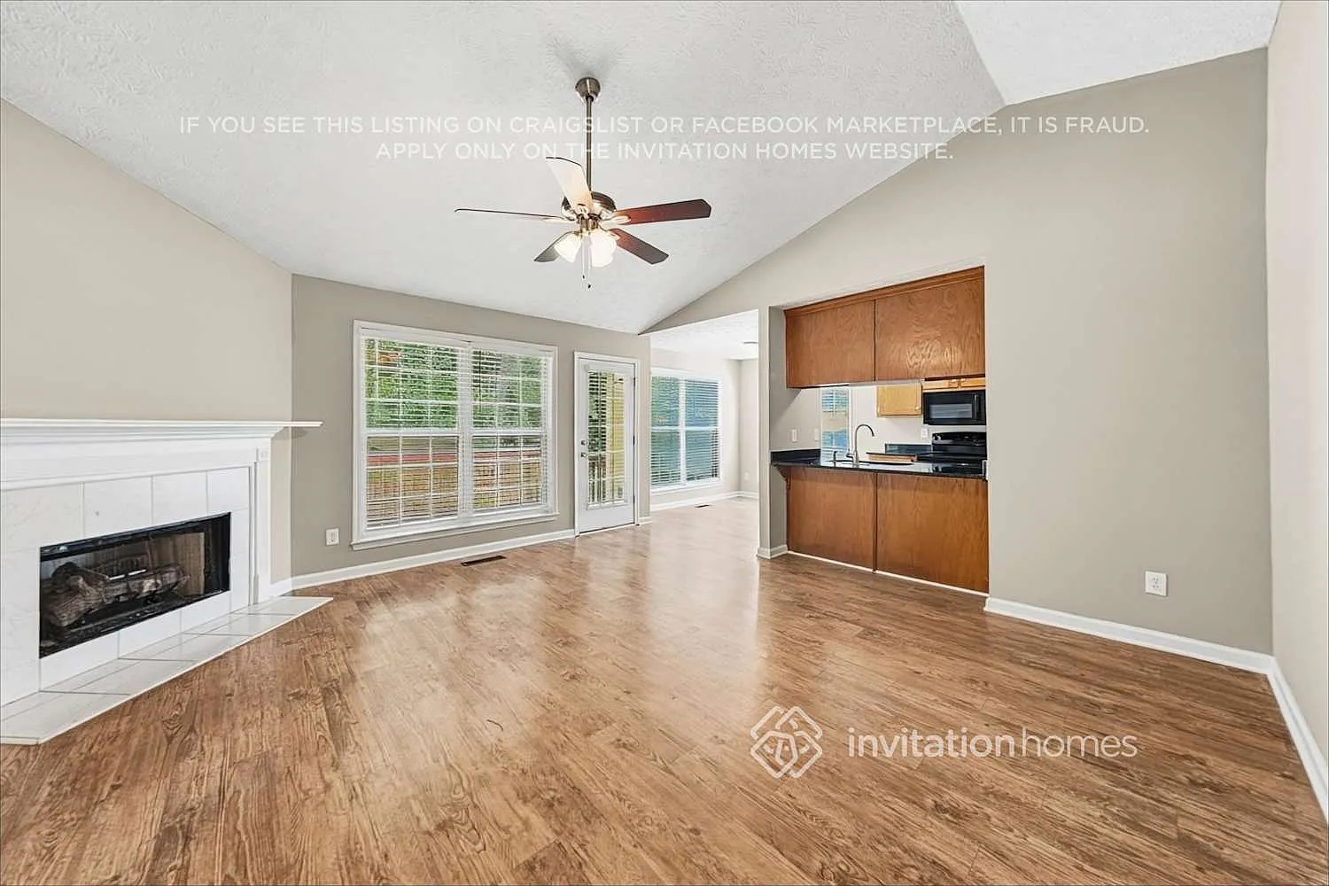 3933 Edgebrook Dr Flowery Branch, GA 30542 — Photo 4
