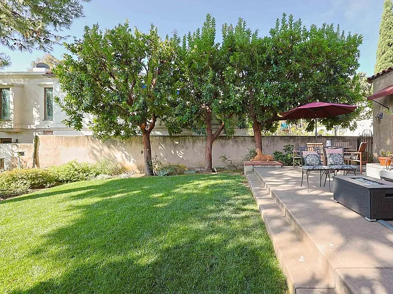 1027 Adella Ave — Photo 39
