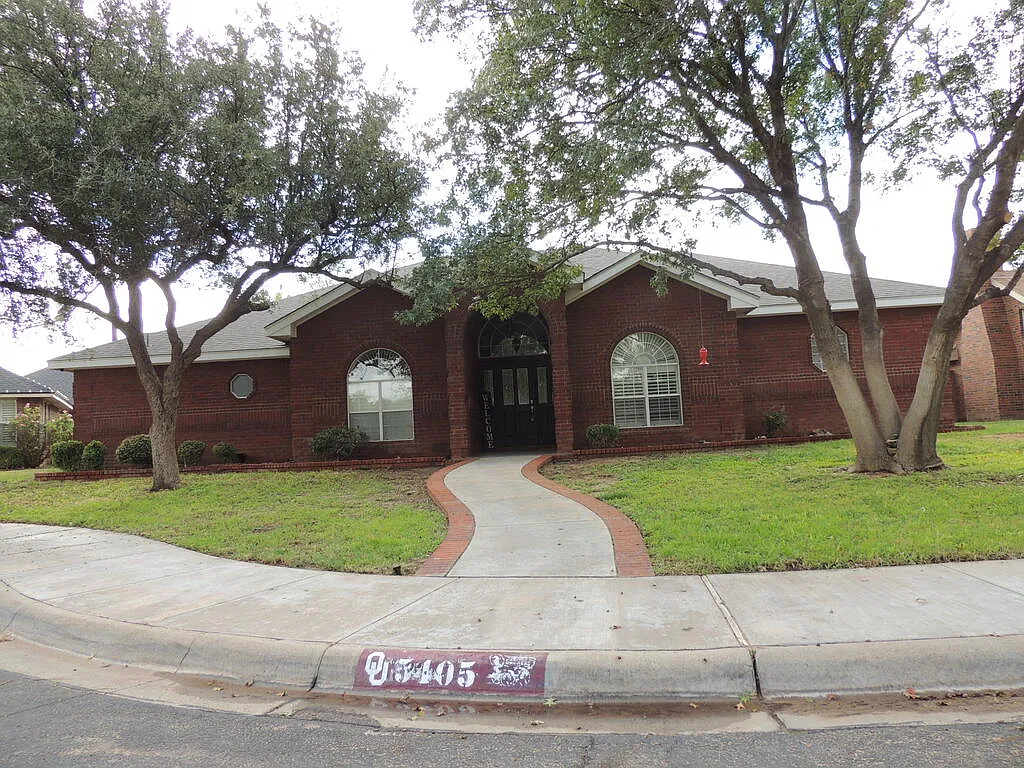 4 bed, 3.0 bath, 2924 sqft, $3,200 — Photo 1