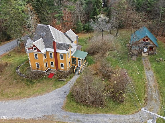4th image of 330 Byrnes Road