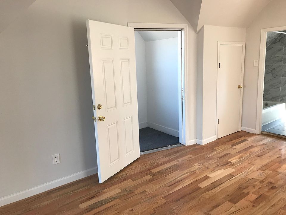 2nd image of 3228 Gunther Ave #1