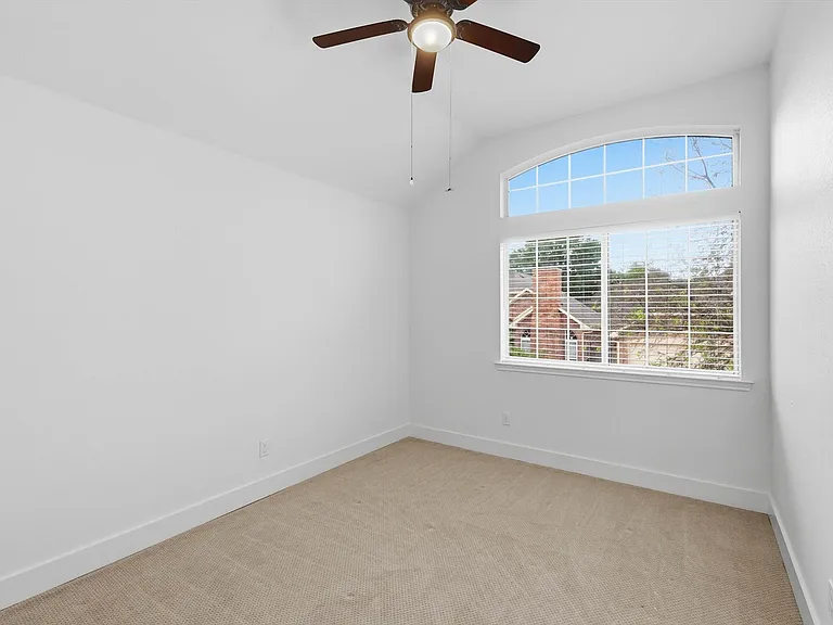 381 Arbor Ln — Photo 20