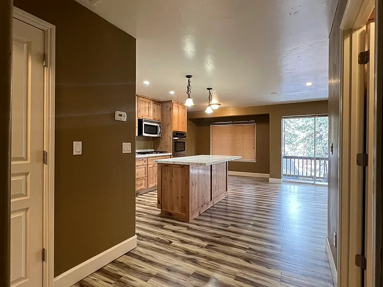 3721 Pioneer Trl #B — Photo 3