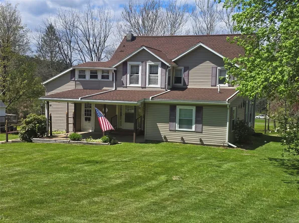 1068 Glenwood Rd, Vestal, NY 13850