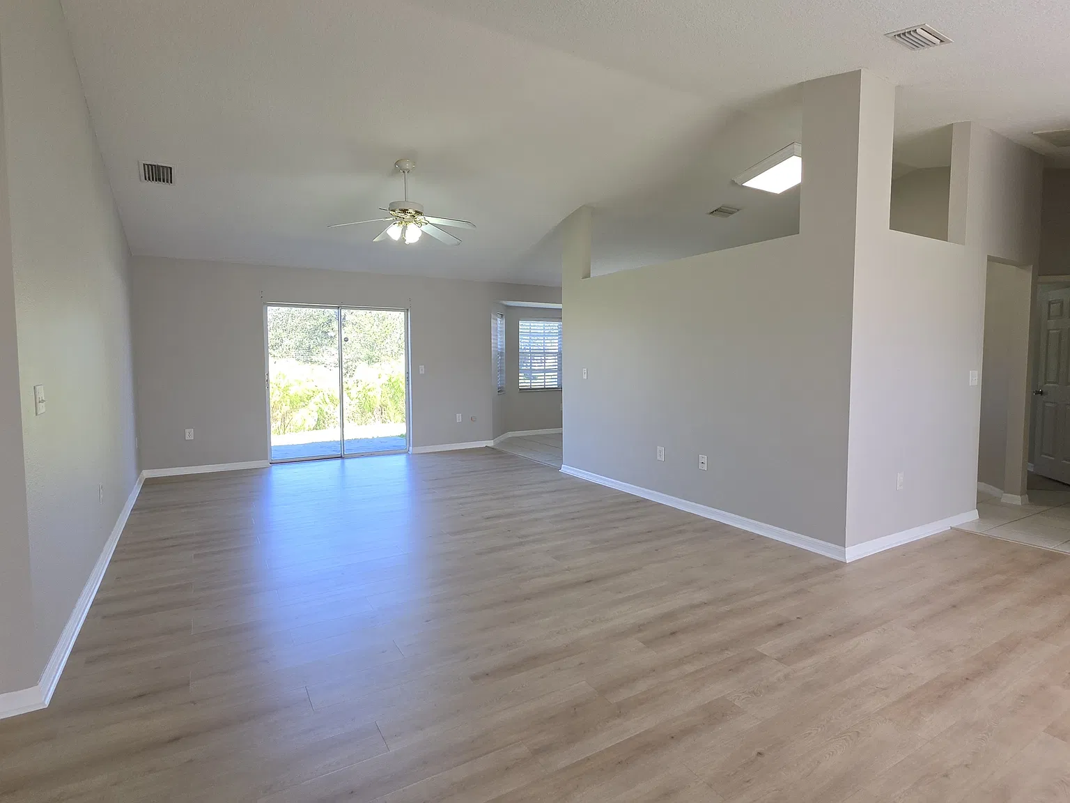 3 bed, 1618 sqft, $2,000 — Photo 3