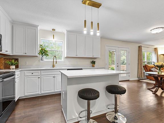 2nd image of 7937 Hidden Oak Ct